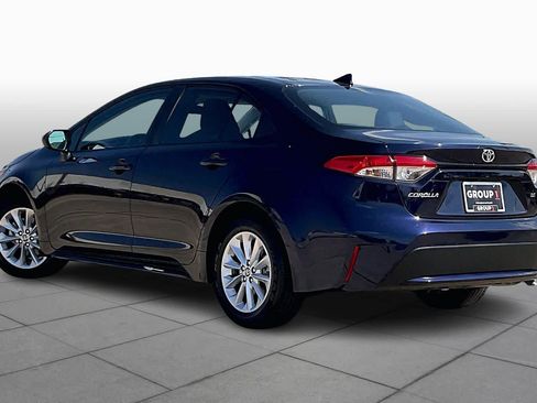Used 2022 Toyota Corolla LE w/ LE Convenience Package image 12