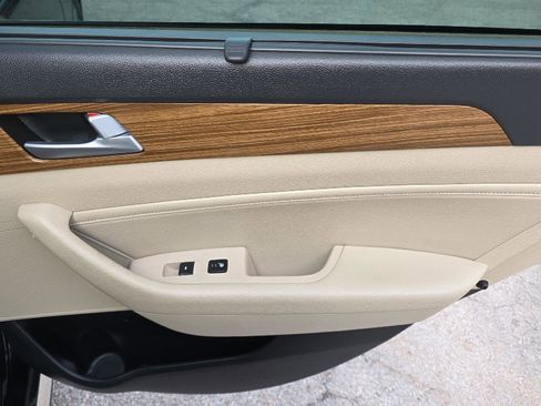 Used 2015 Hyundai Sonata Limited w/ Option Group 06 image 32