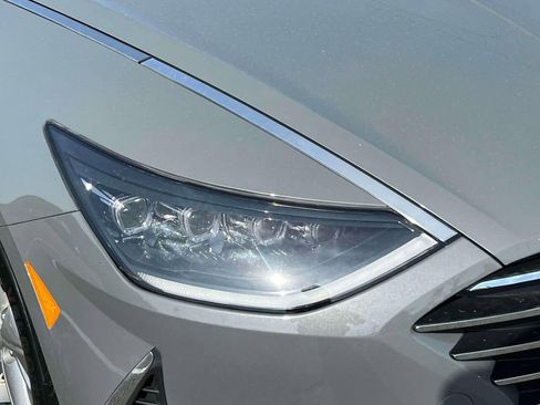 Used 2023 Hyundai Sonata SE w/ Preferred Accessory Package image 9