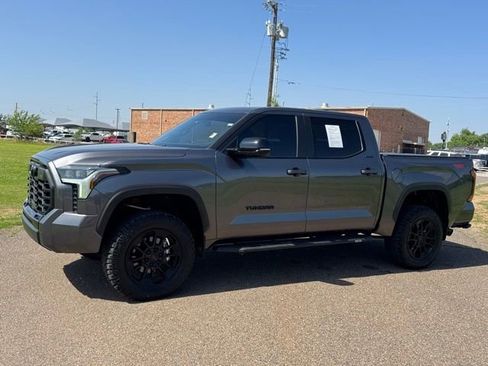 Used 2025 Toyota Tundra Limited AWD/4WD image 3