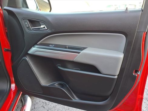 Used 2019 Chevrolet Colorado LT w/ LT Convenience Package image 10