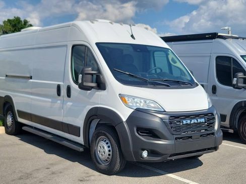 Used 2024 RAM ProMaster 3500 w/ Convenience Group FWD image 3