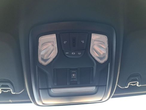 Used 2024 RAM 2500 Tradesman w/ Chrome Appearance Group image 33