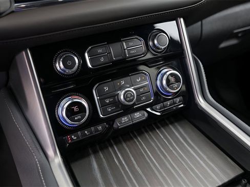 Used 2023 GMC Yukon XL Denali w/ Max Trailering Package image 18