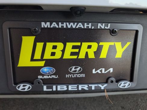 Certified 2023 Hyundai Venue SEL image 31