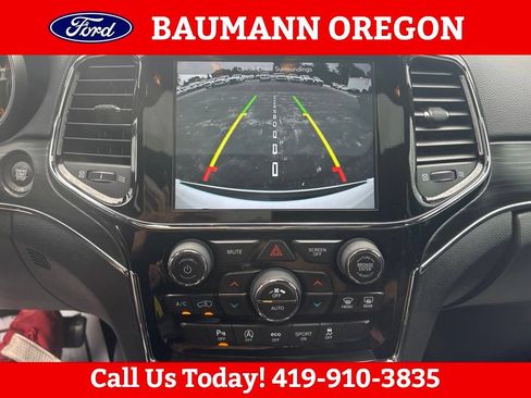 Used 2019 Jeep Grand Cherokee Limited AWD/4WD image 23