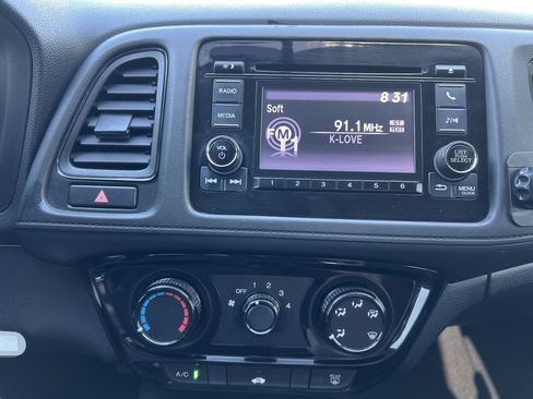 Used 2019 Honda HR-V LX image 26