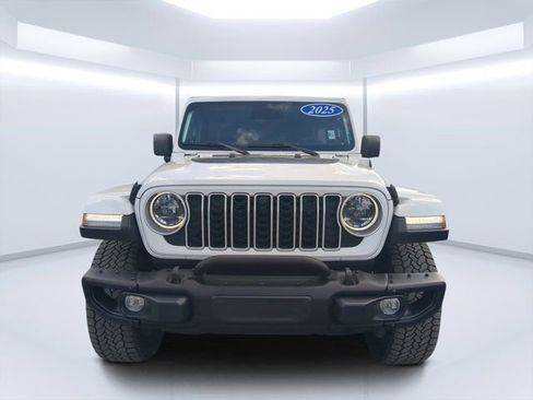 Used 2025 Jeep Wrangler Unlimited Sahara image 8