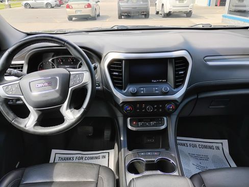Used 2023 GMC Acadia SLT w/ LPO, Floor Liner Package FWD image 5