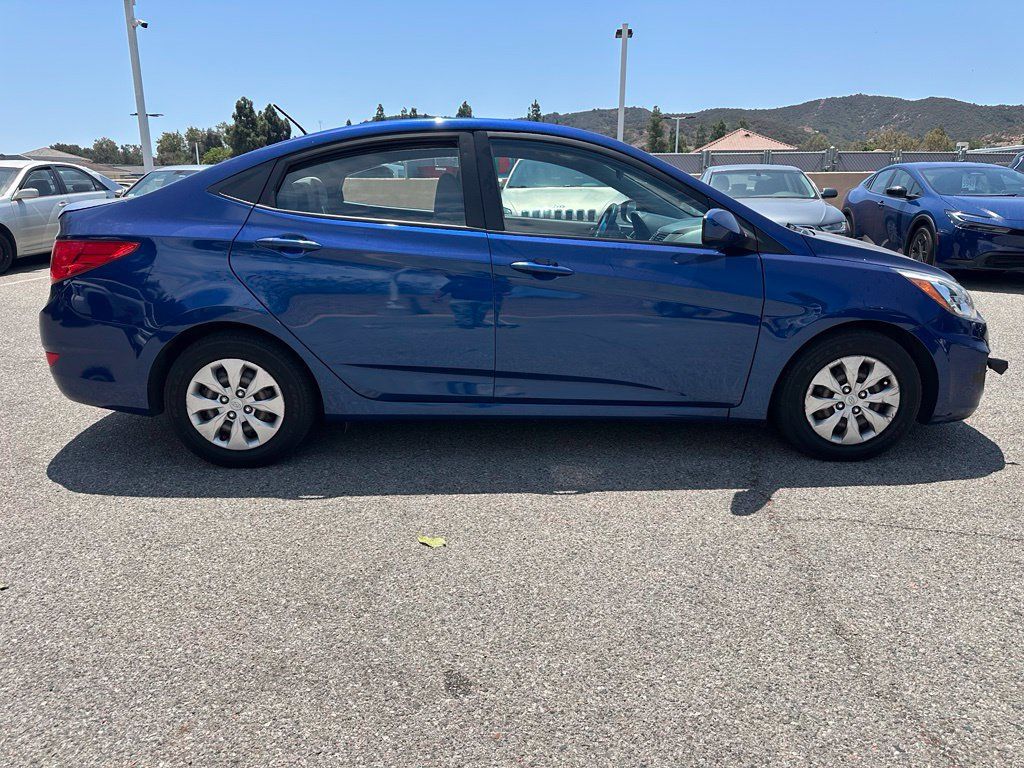 Used 2017 Hyundai Accent SE FWD image 4