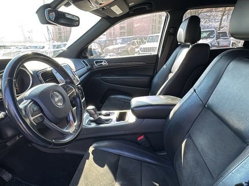 Used 2019 Jeep Grand Cherokee Altitude image 12
