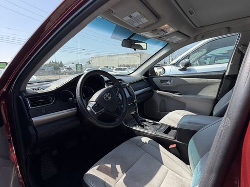 Used 2017 Toyota Camry XSE w/ Moonroof Package FWD image 3