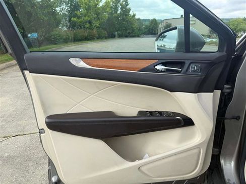 Used 2016 Lincoln MKC Reserve w/ Lincoln MKC Climate Package image 17