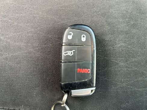 Used 2020 Dodge Durango SXT AWD/4WD image 31