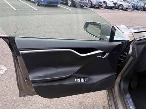 Used 2015 Tesla Model S 70D AWD/4WD image 17