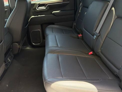 Used 2025 GMC Sierra 1500 SLT RWD image 5