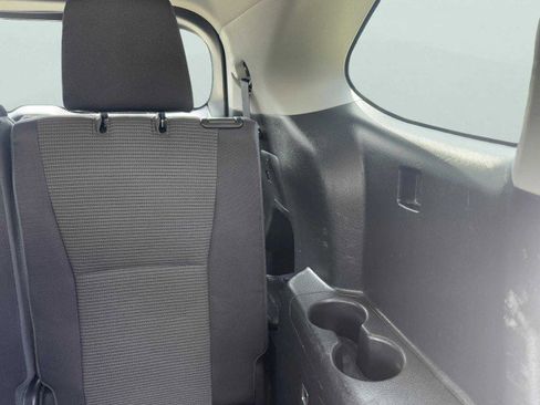 Used 2020 Toyota Highlander L image 47