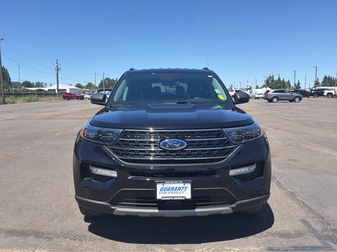 Used 2021 Ford Explorer XLT w/ Equipment Group 202A AWD/4WD image 2