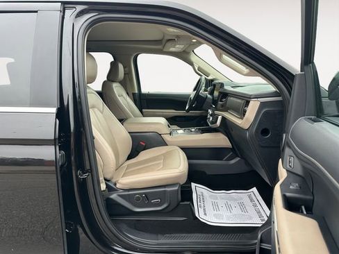 Used 2024 Ford Expedition Limited image 15