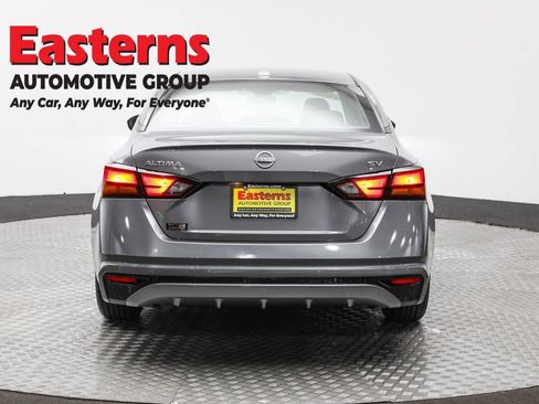 Used 2024 Nissan Altima 2.5 SV image 6