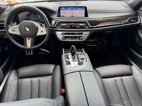 Used 2021 BMW 740i w/ M Sport Package image 19