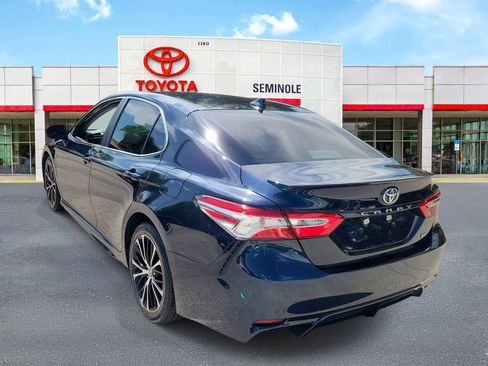 Used 2020 Toyota Camry SE FWD image 4