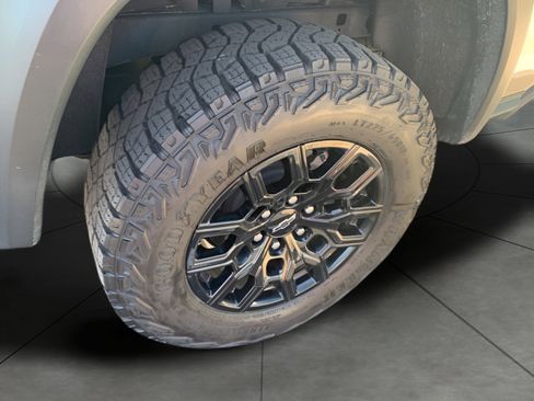 Used 2024 Chevrolet Colorado Trail Boss w/ Technology Package AWD/4WD image 19