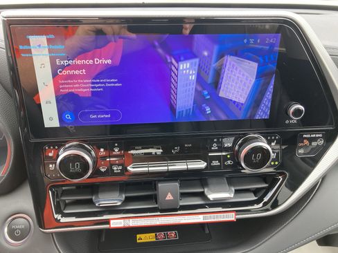 Certified 2026 Toyota Highlander Platinum image 20