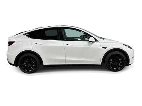 Certified 2023 Tesla Model Y Long Range AWD/4WD image 7
