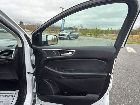 Used 2024 Ford Edge SEL AWD/4WD image 16