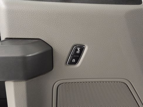 Used 2018 Ford F250 XLT w/ XLT Premium Package image 25