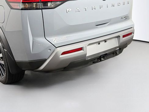 Used 2024 Nissan Pathfinder Platinum AWD/4WD image 40