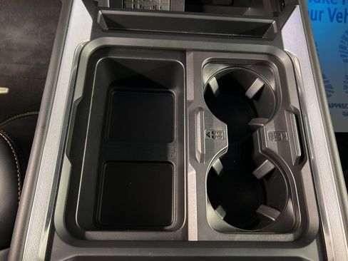 Used 2024 Ford F250 Platinum image 16