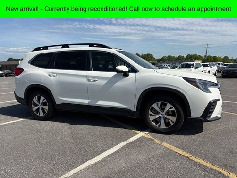 Used 2023 Subaru Ascent Premium w/ Convenience Package image 2