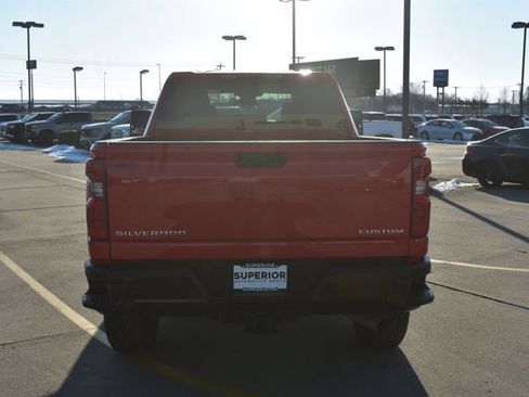 Used 2025 Chevrolet Silverado 2500 Custom w/ Custom Value Package image 6