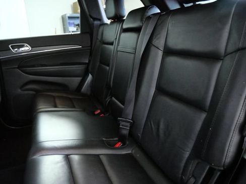 Used 2018 Jeep Grand Cherokee Limited w/ Trailer Tow Group IV AWD/4WD image 12