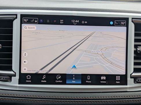 New 2026 Chrysler Pacifica Pinnacle image 13