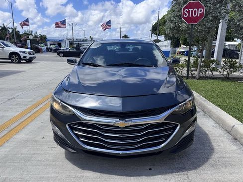 Used 2020 Chevrolet Malibu LT FWD image 2