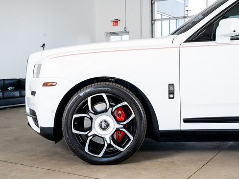 Used 2021 Rolls-Royce Cullinan Black Badge image 10