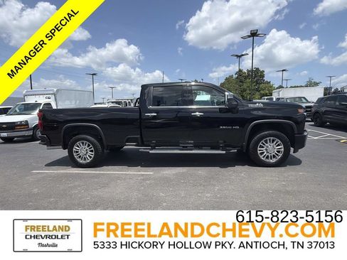Used 2020 Chevrolet Silverado 3500 High Country w/ Technology Package AWD/4WD image 2