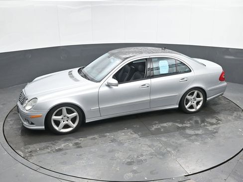 Used 2009 Mercedes-Benz E 350 4MATIC Sedan image 32