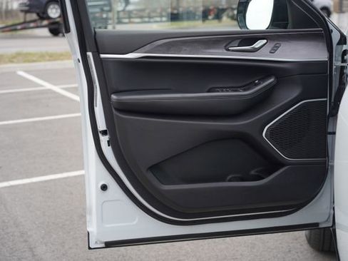 Used 2022 Jeep Grand Cherokee L Limited image 14