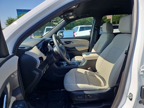 Certified 2023 Chevrolet Traverse LS FWD image 19