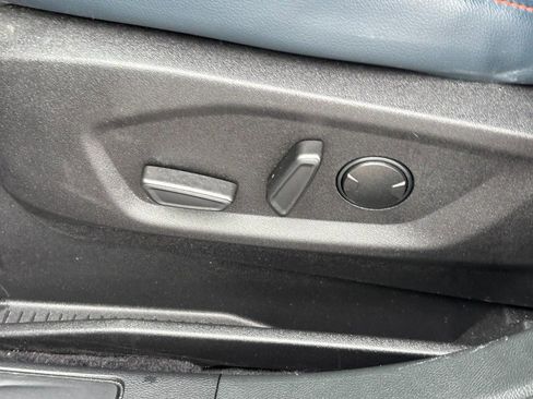 Used 2022 Ford Edge SEL w/ Sport Appearance Package image 16