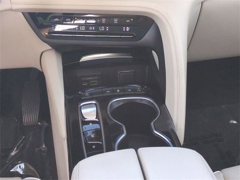 Used 2023 Buick Envision Avenir image 19