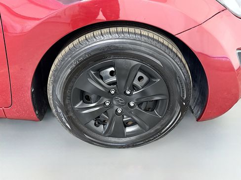 Used 2016 Hyundai Elantra SE image 29