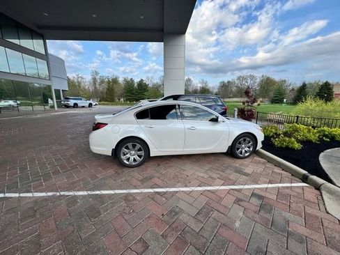 Used 2017 Buick Regal Premium w/ Driver Confidence Package #1 image 2