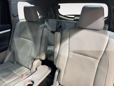 Used 2015 Toyota Highlander XLE FWD image 14