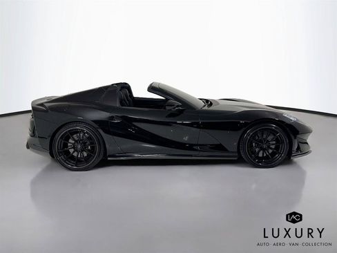 Used 2021 Ferrari 812 GTS RWD image 5