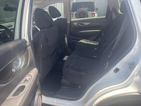 Used 2015 Nissan Rogue SV w/ SV Premium Package FWD image 11
